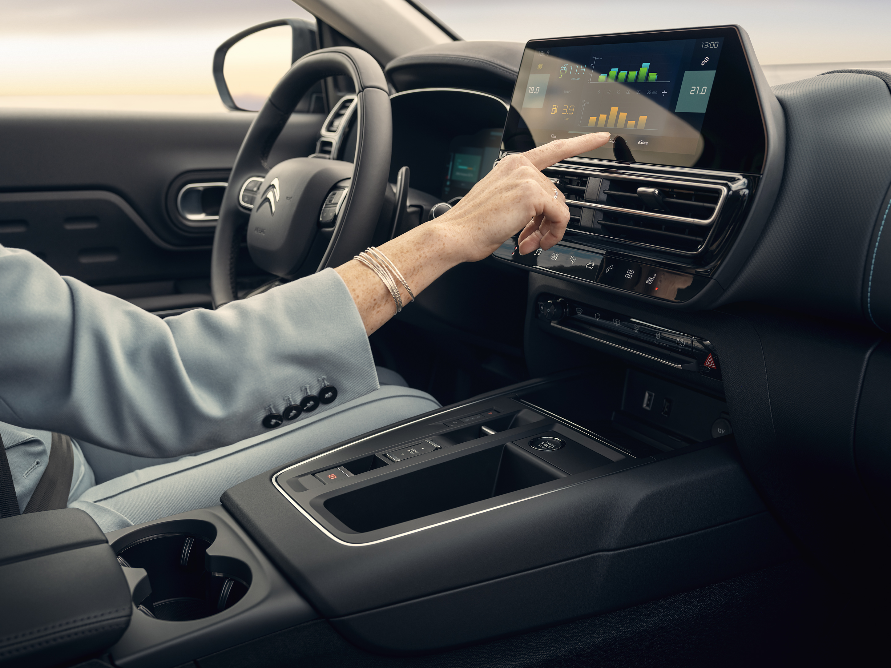 C5 Aircross display en dashboard met bestuurder