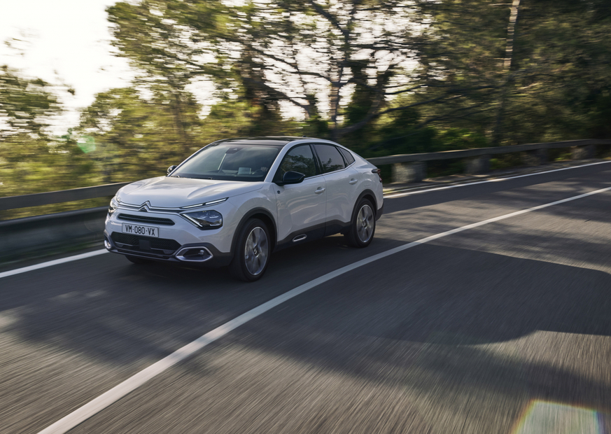 1100x620_Citroen-Vos_Nieuwe ë-C4 X-5