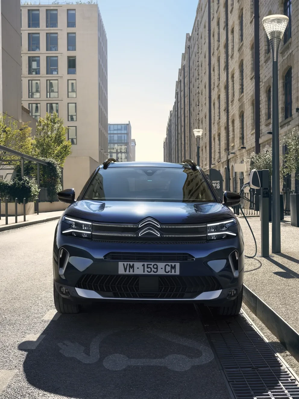 Nieuwe Citroën C5 Aircross SUV Hybrid in centrum van stad