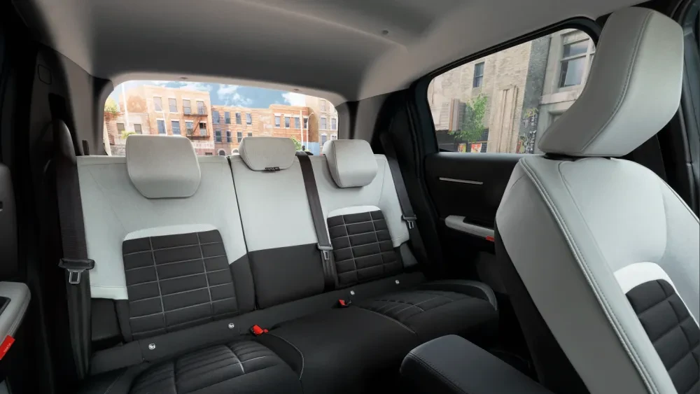 Interieur van de Citroën C3 Aircross met flexibel interieur en maximaal zeven zitplaatsen, ruime bagageruimte en comfortabele stoelen.